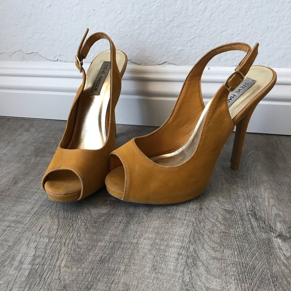 Steve Madden summer pumps